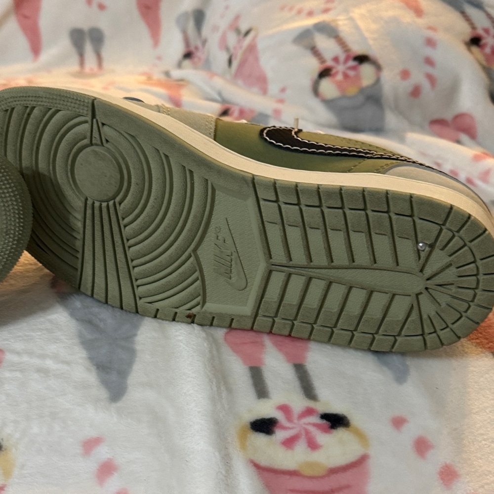 Nike Men's Olive and Tan Sneakers - Picture 6 of 8